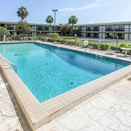 Quality Inn & Suites Waycross Bagian luar foto