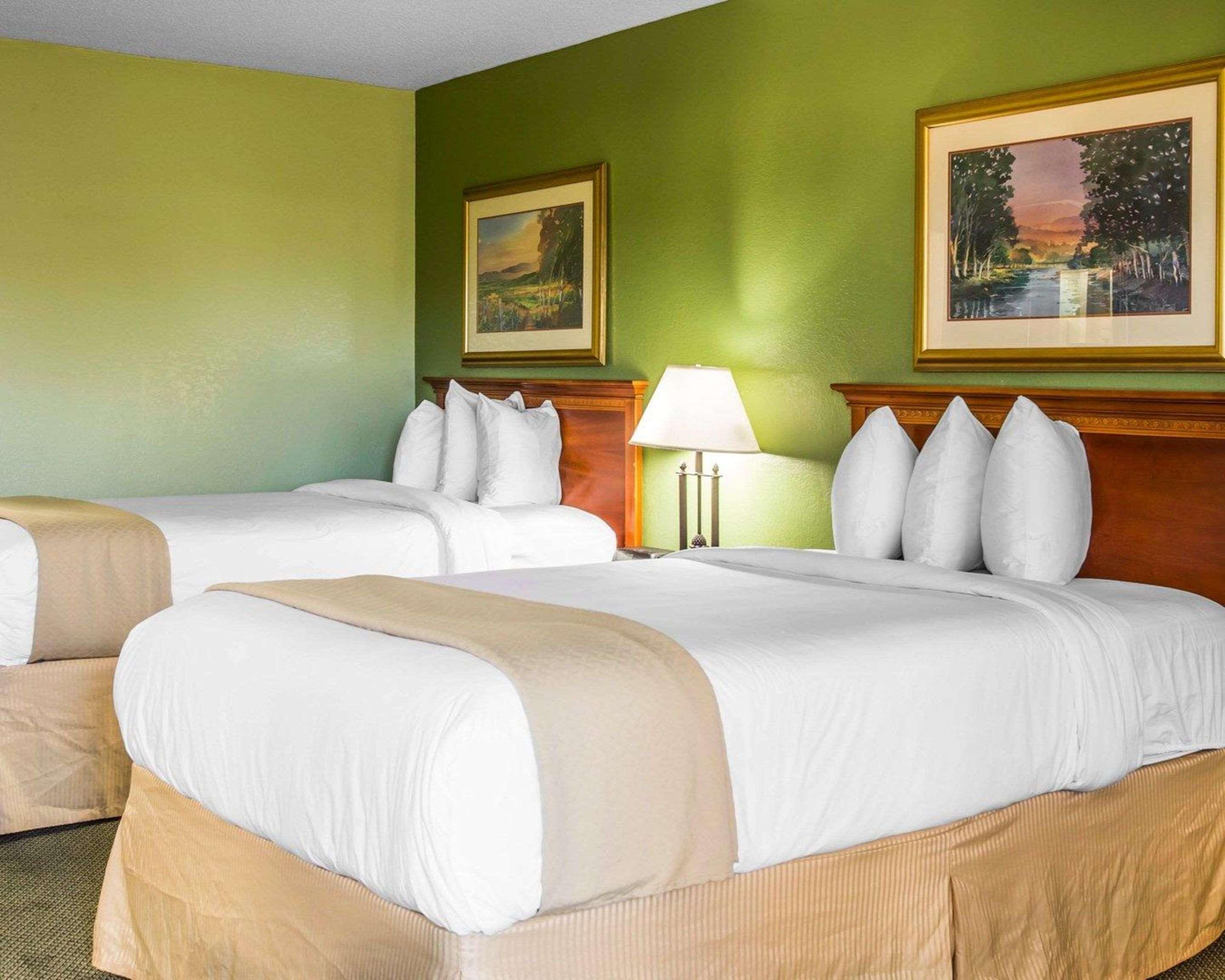 Quality Inn & Suites Waycross Bagian luar foto