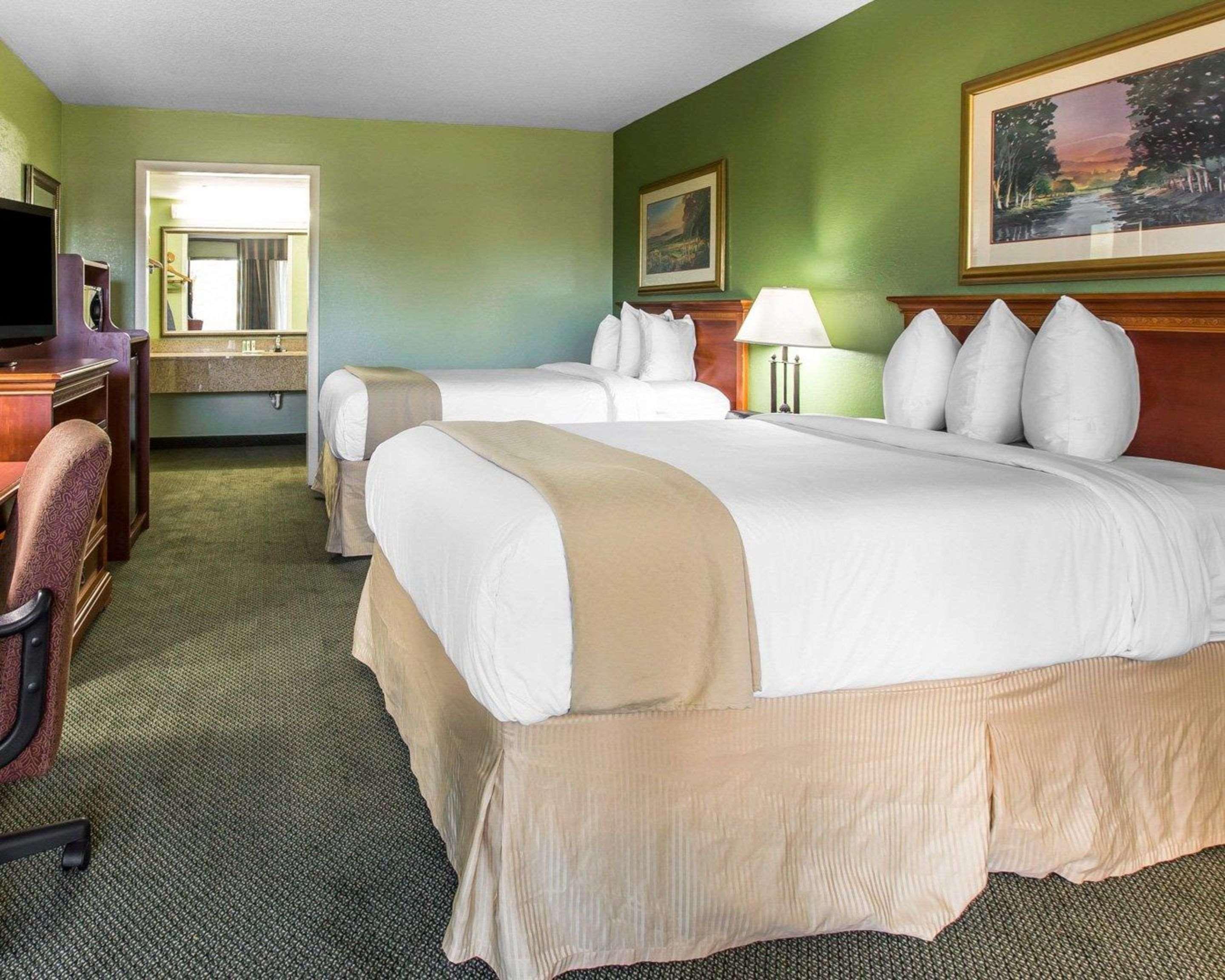 Quality Inn & Suites Waycross Bagian luar foto