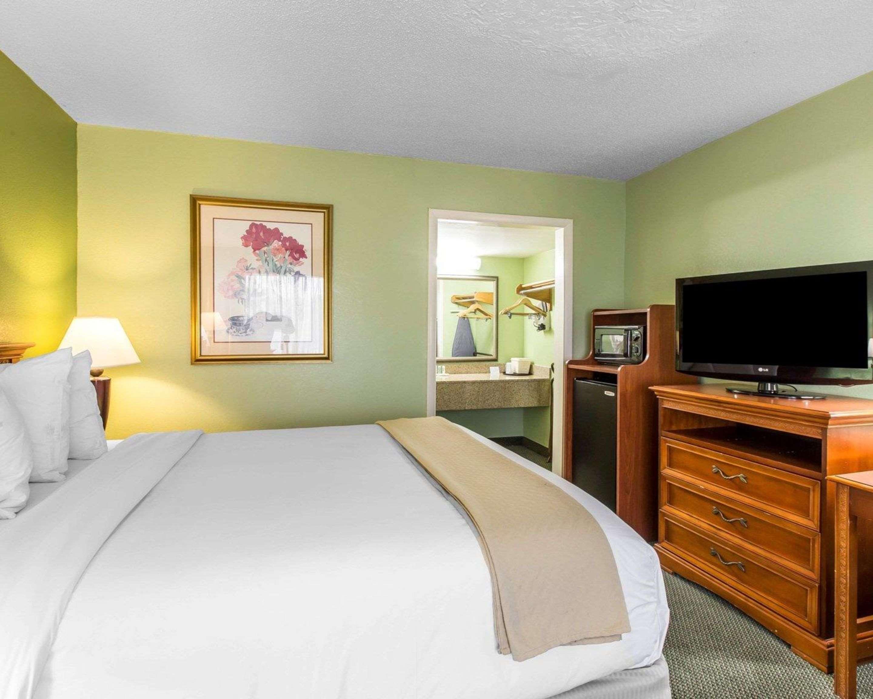 Quality Inn & Suites Waycross Bagian luar foto