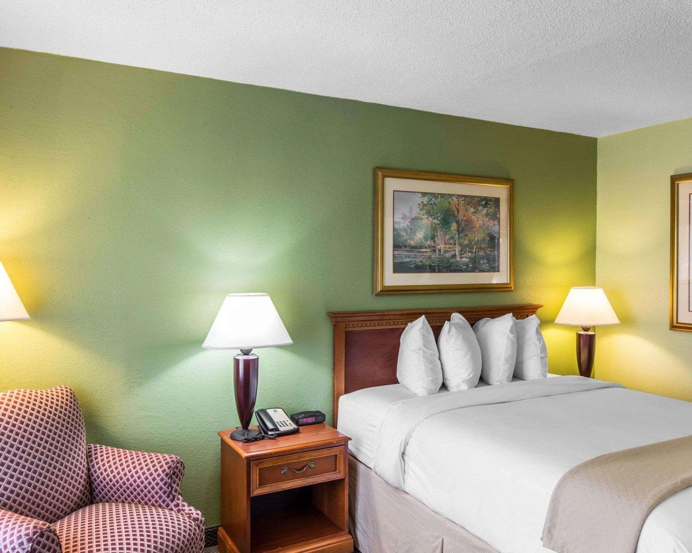 Quality Inn & Suites Waycross Bagian luar foto