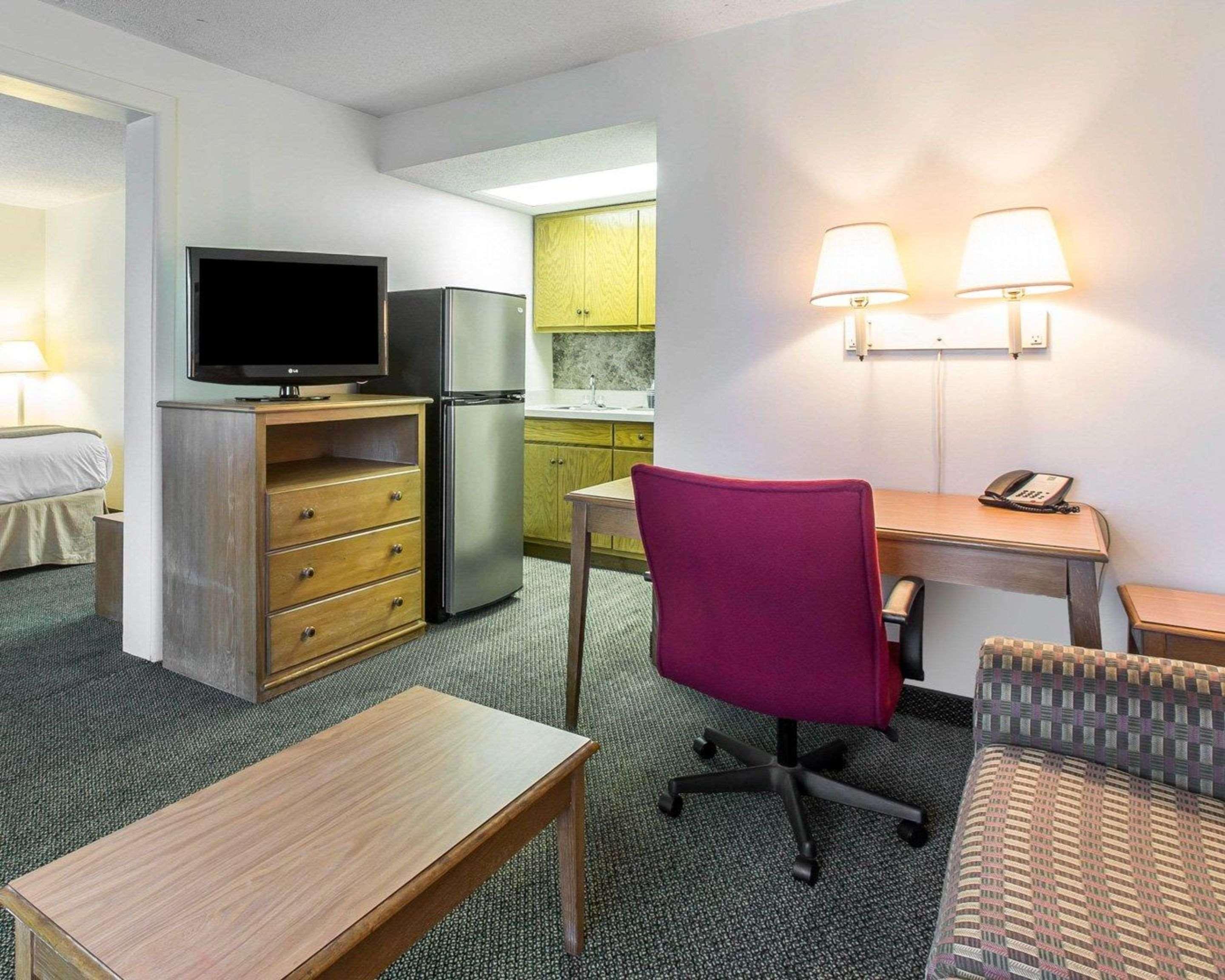 Quality Inn & Suites Waycross Bagian luar foto