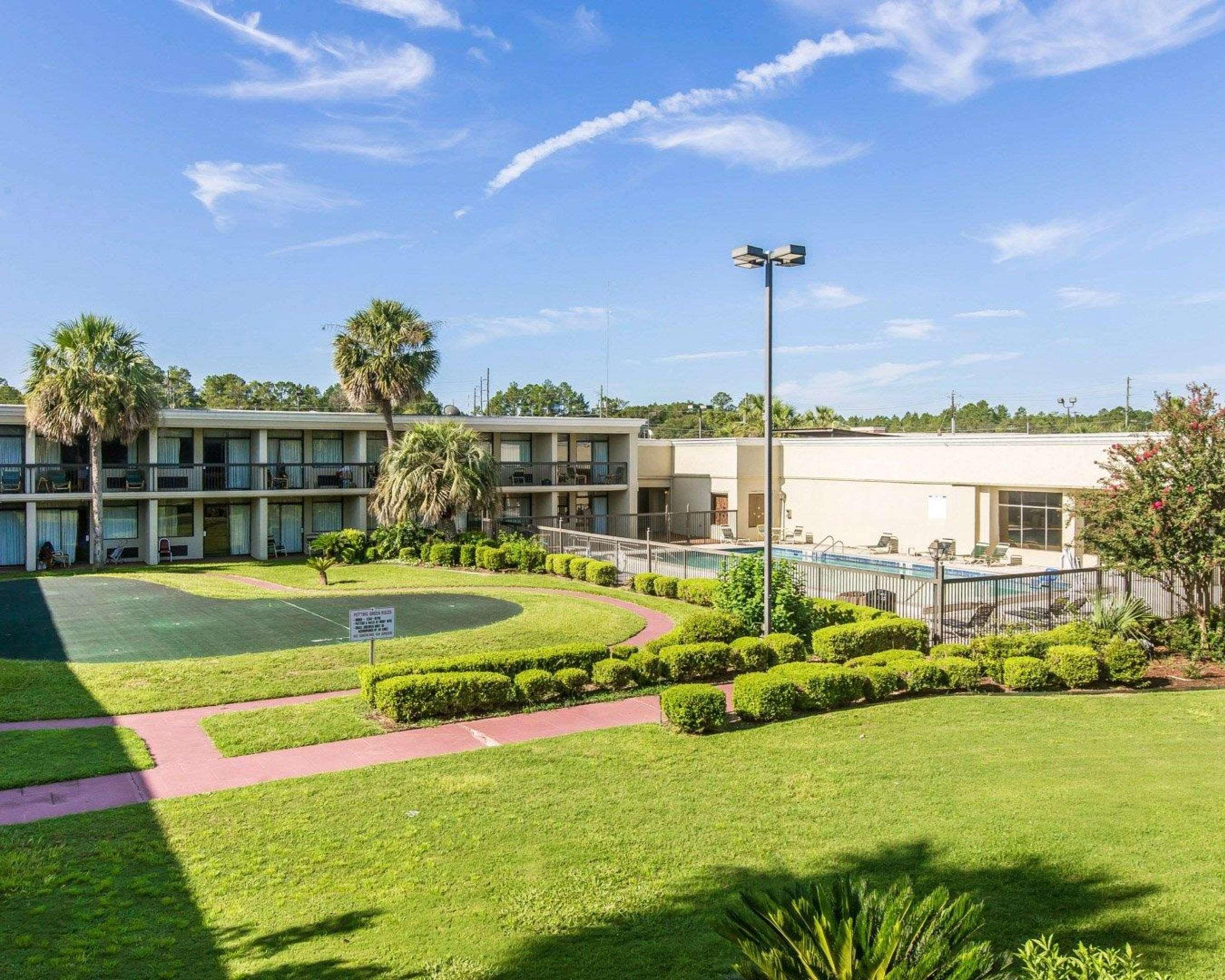 Quality Inn & Suites Waycross Bagian luar foto