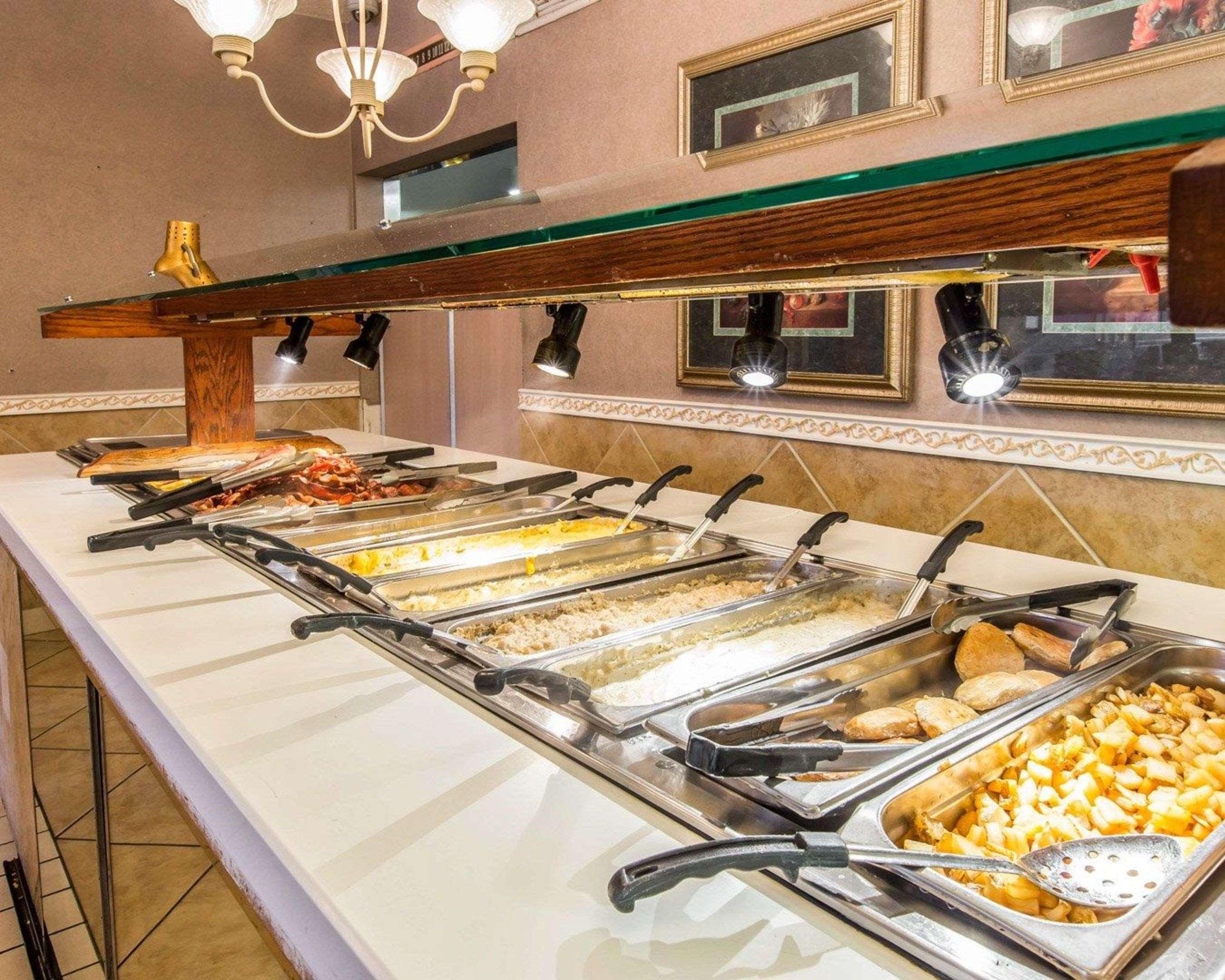 Quality Inn & Suites Waycross Bagian luar foto