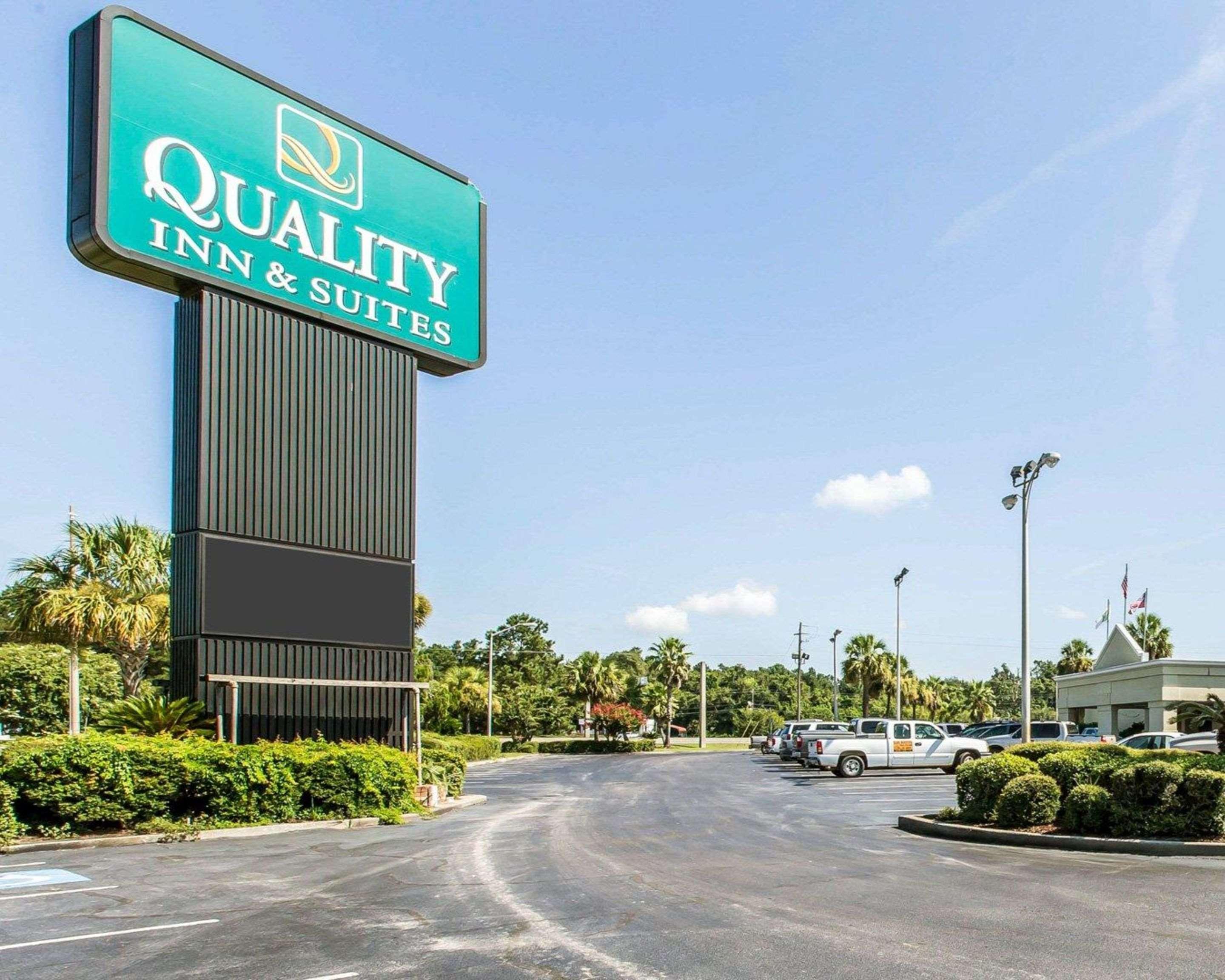 Quality Inn & Suites Waycross Bagian luar foto