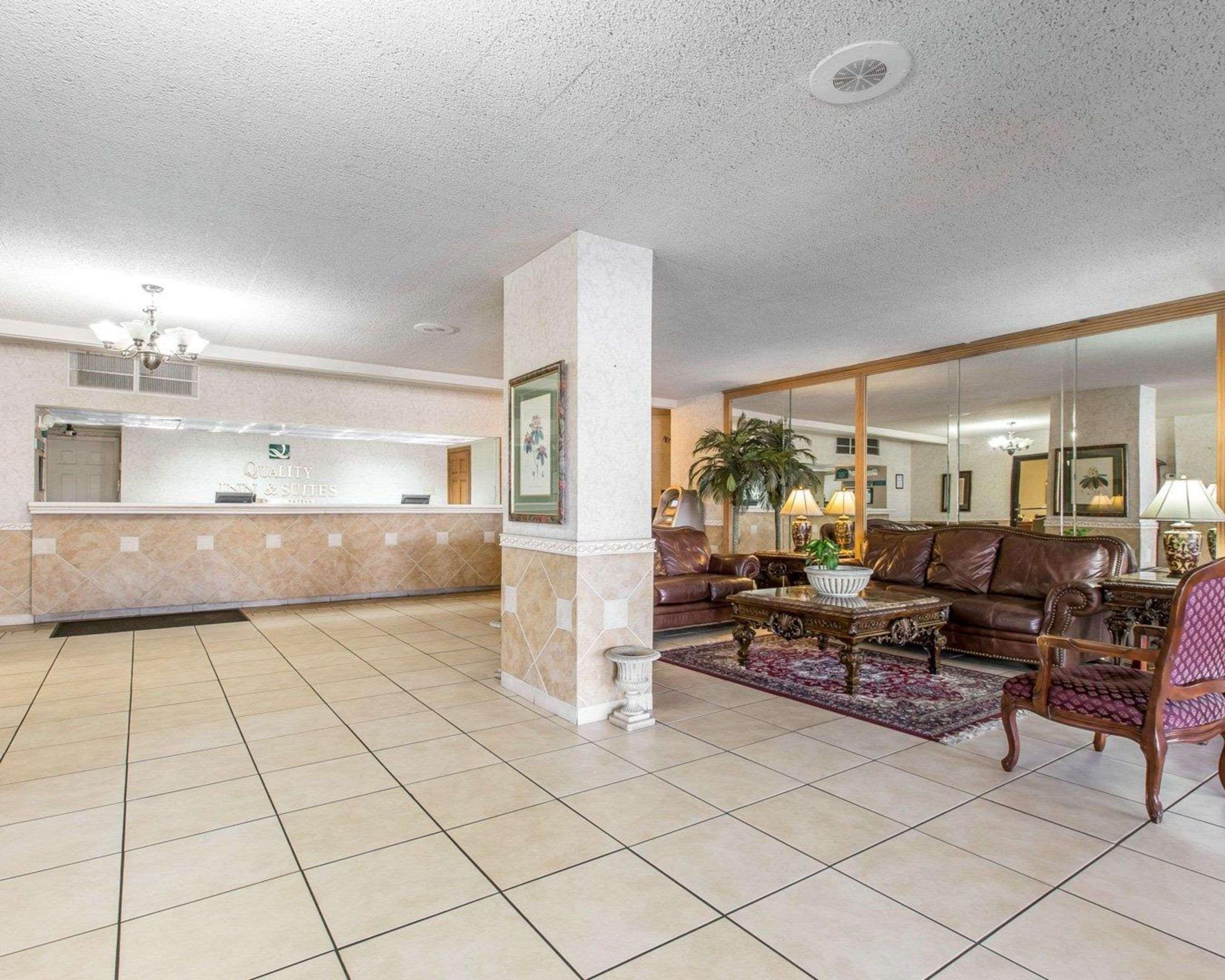 Quality Inn & Suites Waycross Bagian luar foto