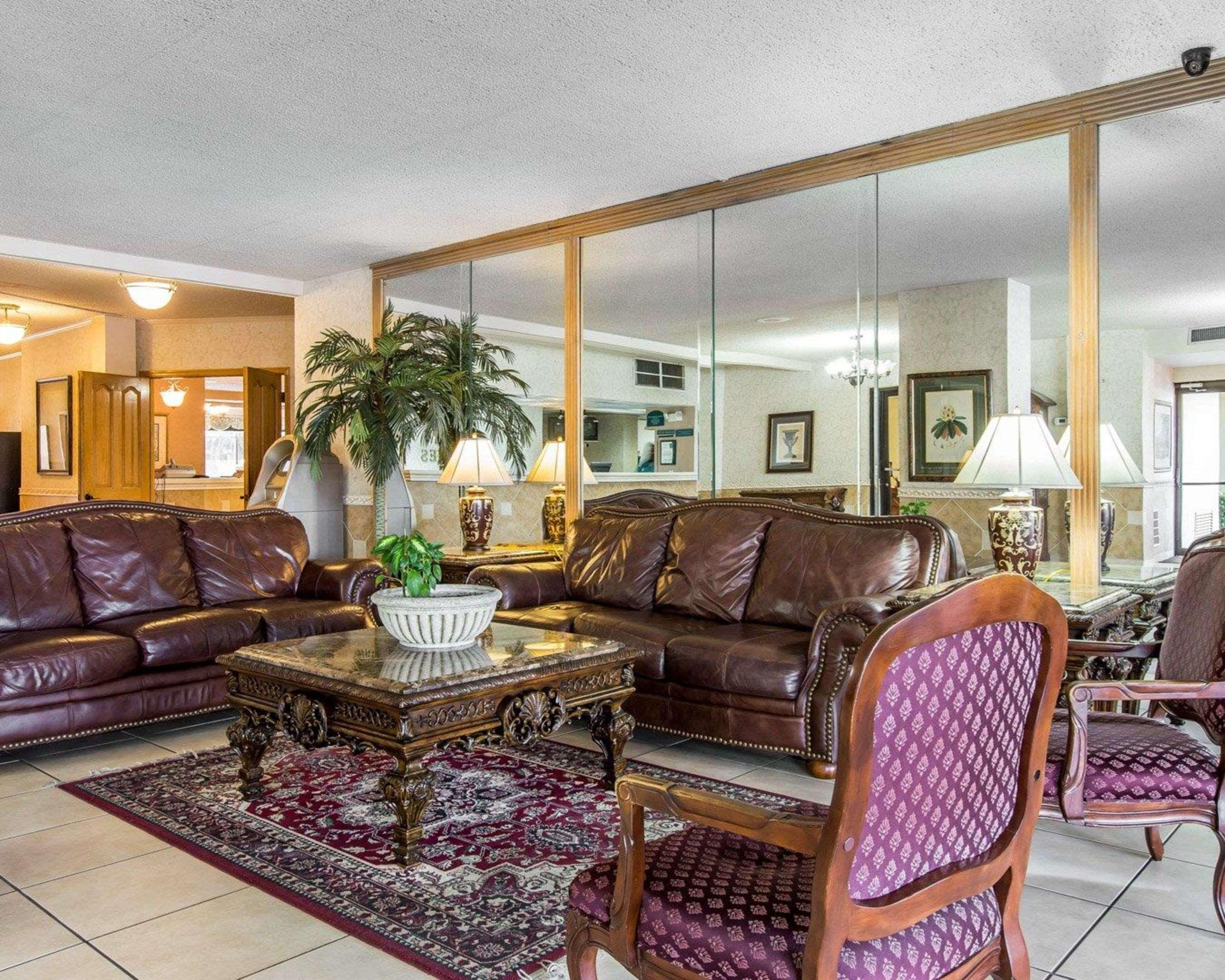 Quality Inn & Suites Waycross Bagian luar foto