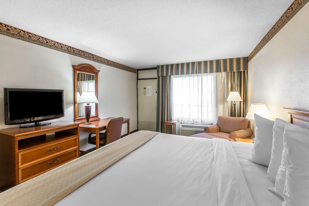 Quality Inn & Suites Waycross Bagian luar foto