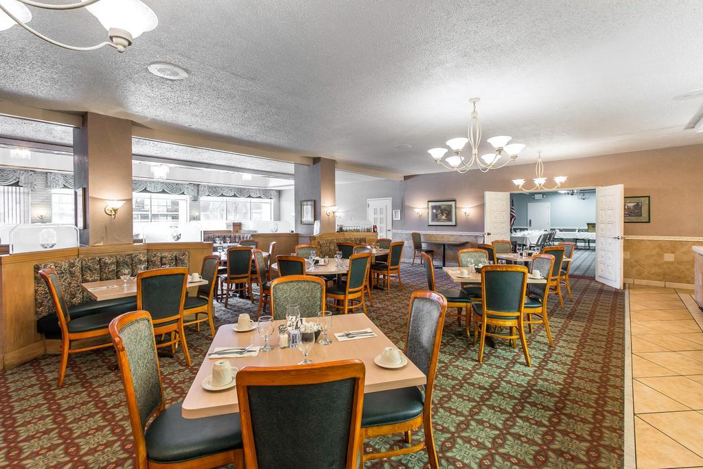 Quality Inn & Suites Waycross Bagian luar foto