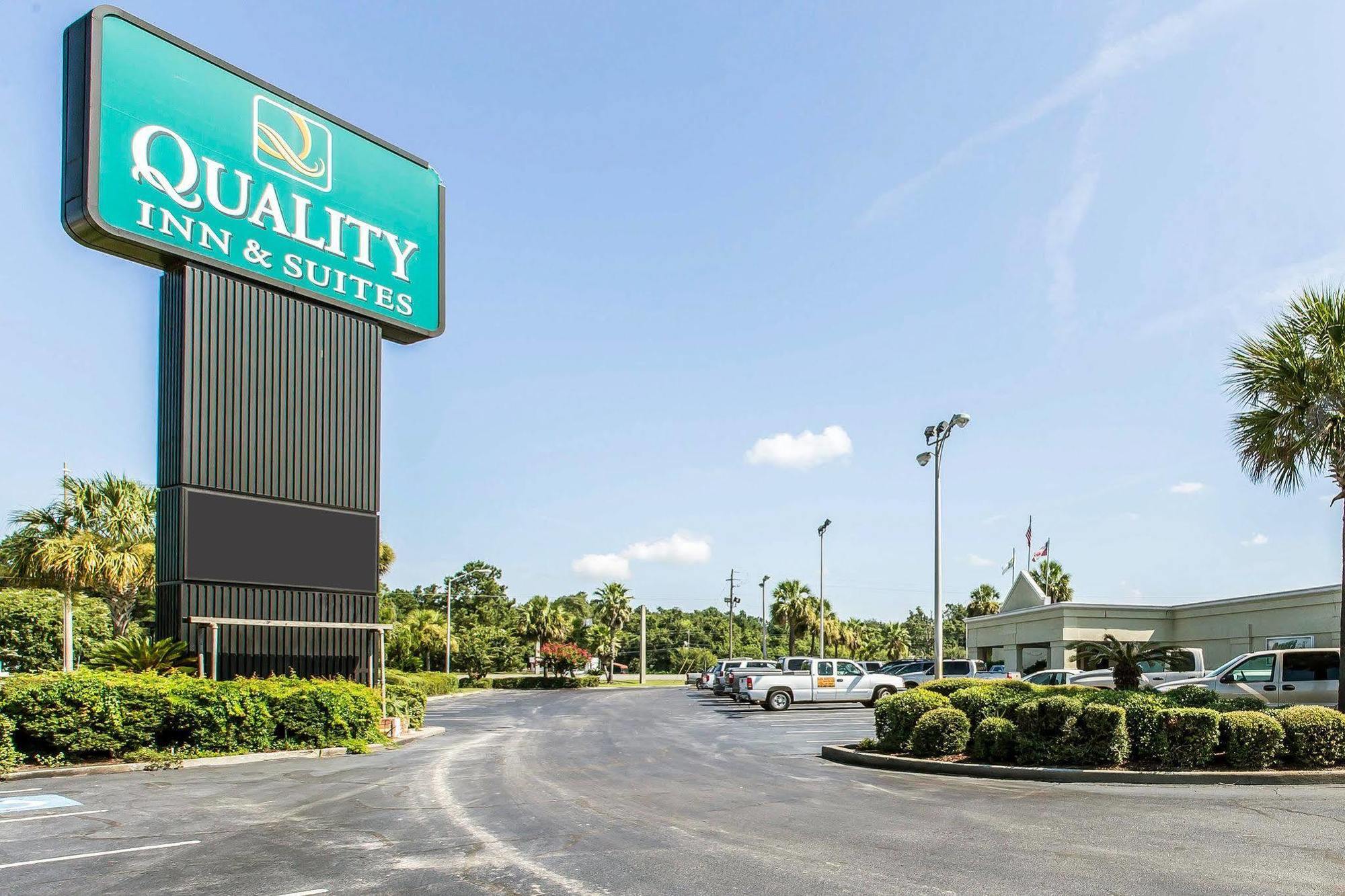 Quality Inn & Suites Waycross Bagian luar foto