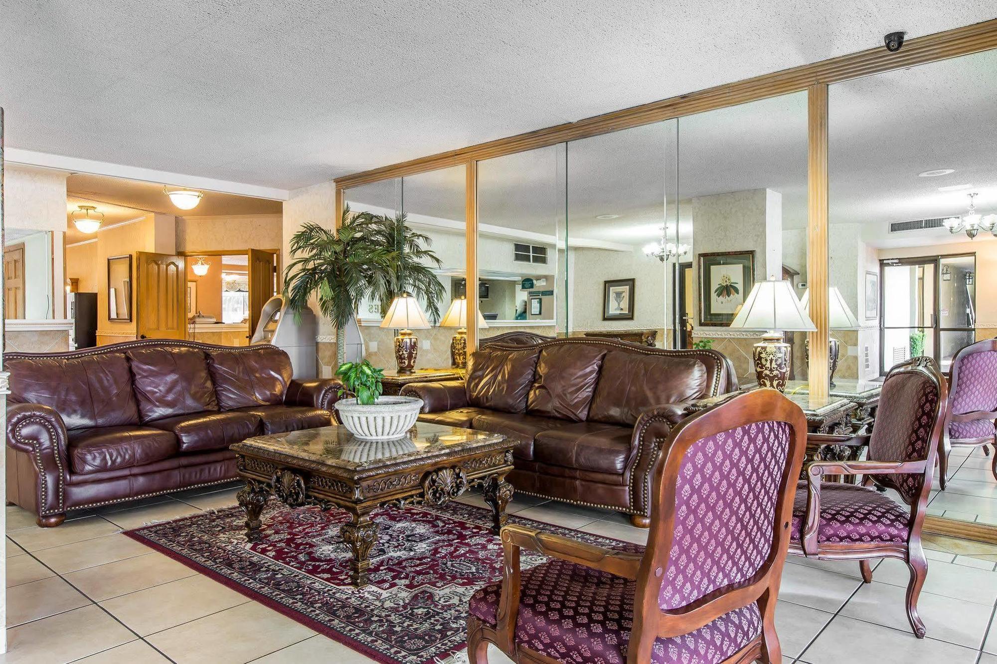Quality Inn & Suites Waycross Bagian luar foto
