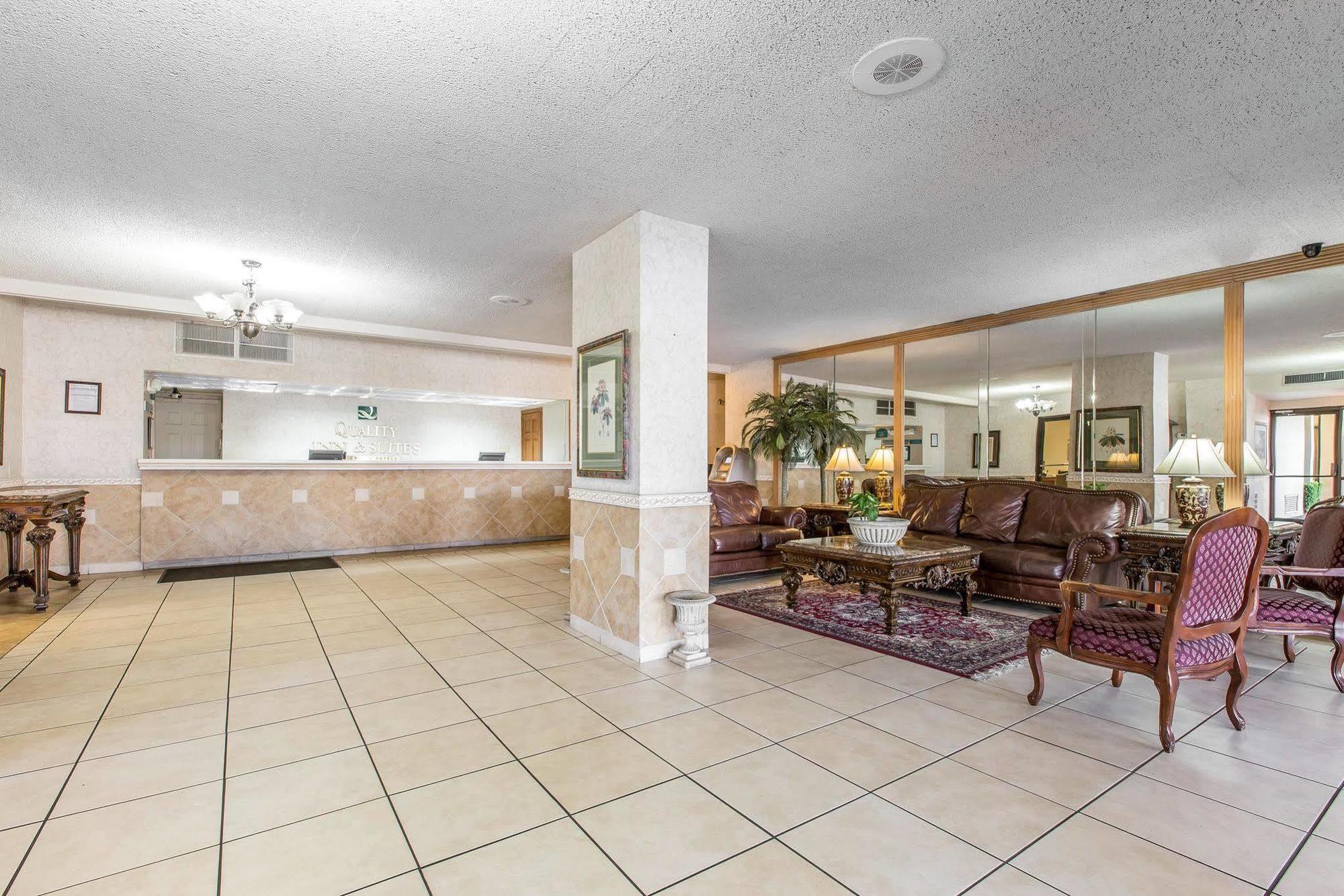 Quality Inn & Suites Waycross Bagian luar foto