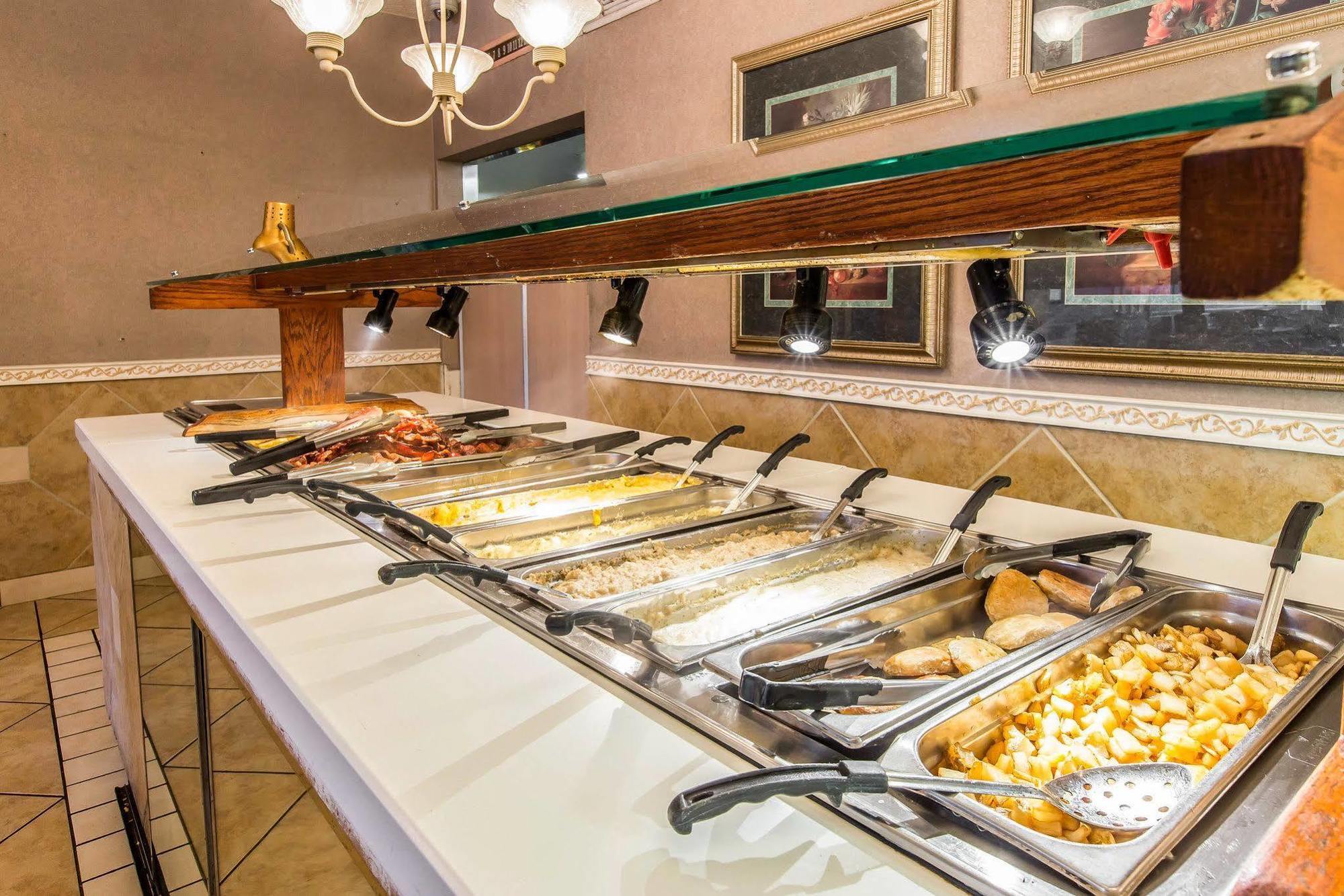 Quality Inn & Suites Waycross Bagian luar foto
