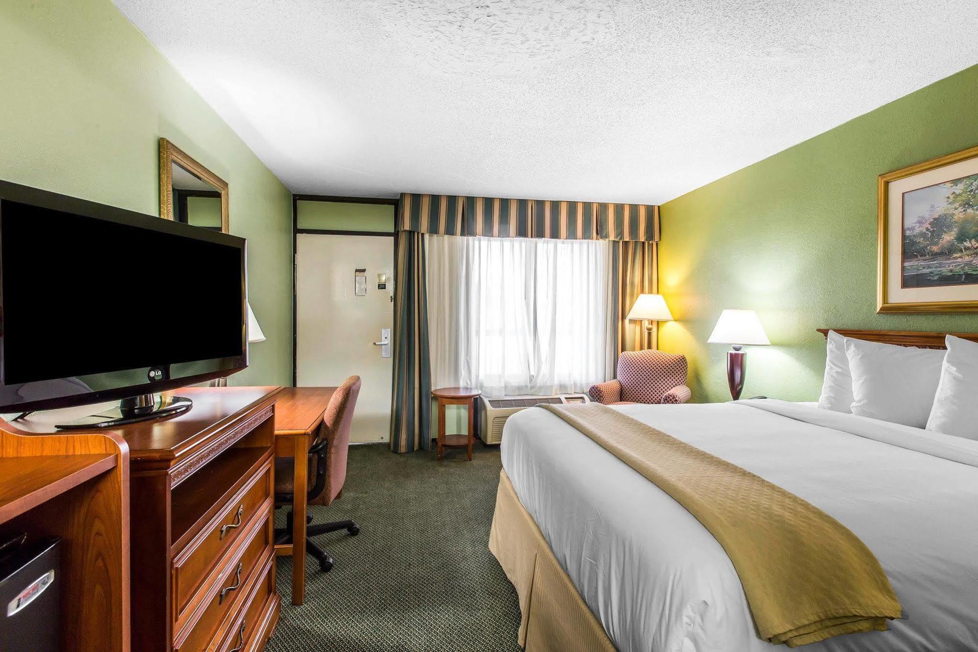 Quality Inn & Suites Waycross Bagian luar foto