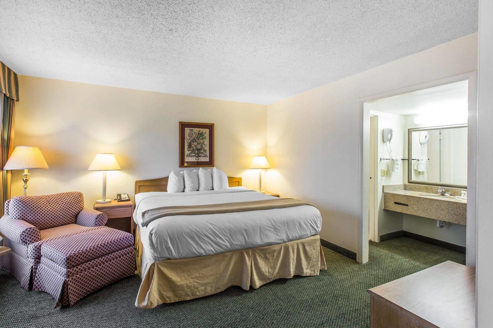 Quality Inn & Suites Waycross Bagian luar foto