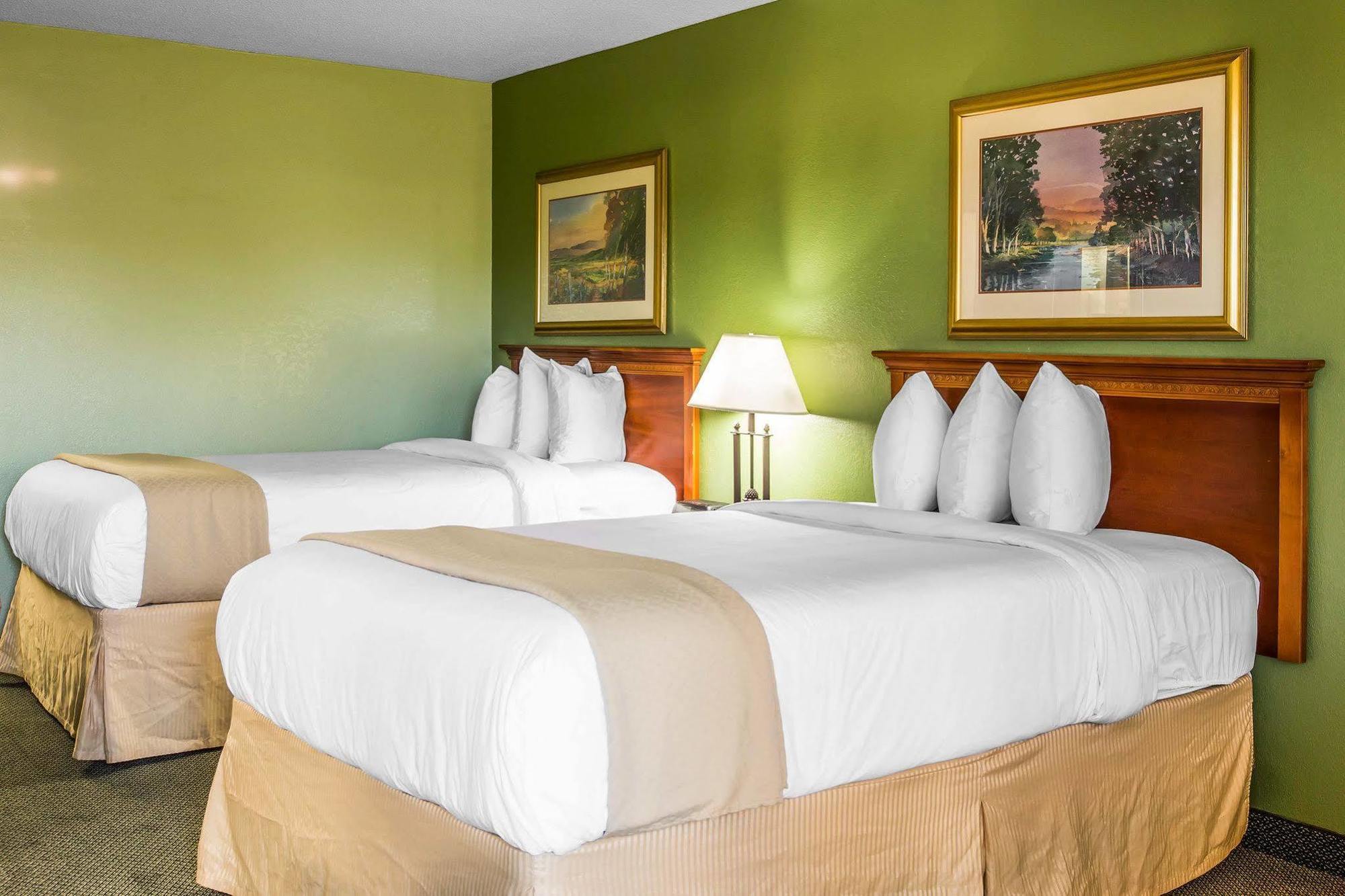 Quality Inn & Suites Waycross Bagian luar foto